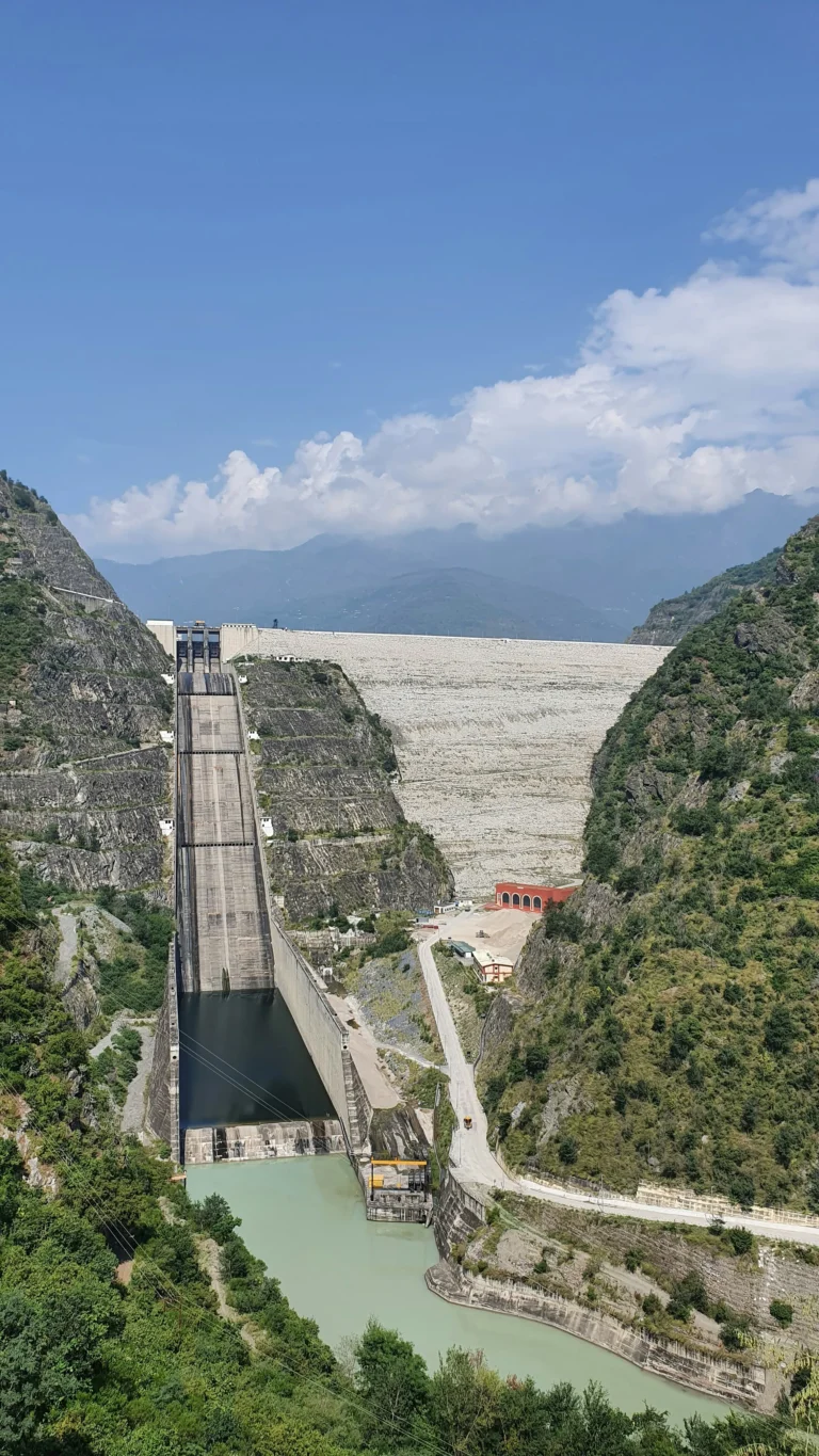 Corte de presas, canales y grandes infraestructuras hidráulicas con hilo diamantado
