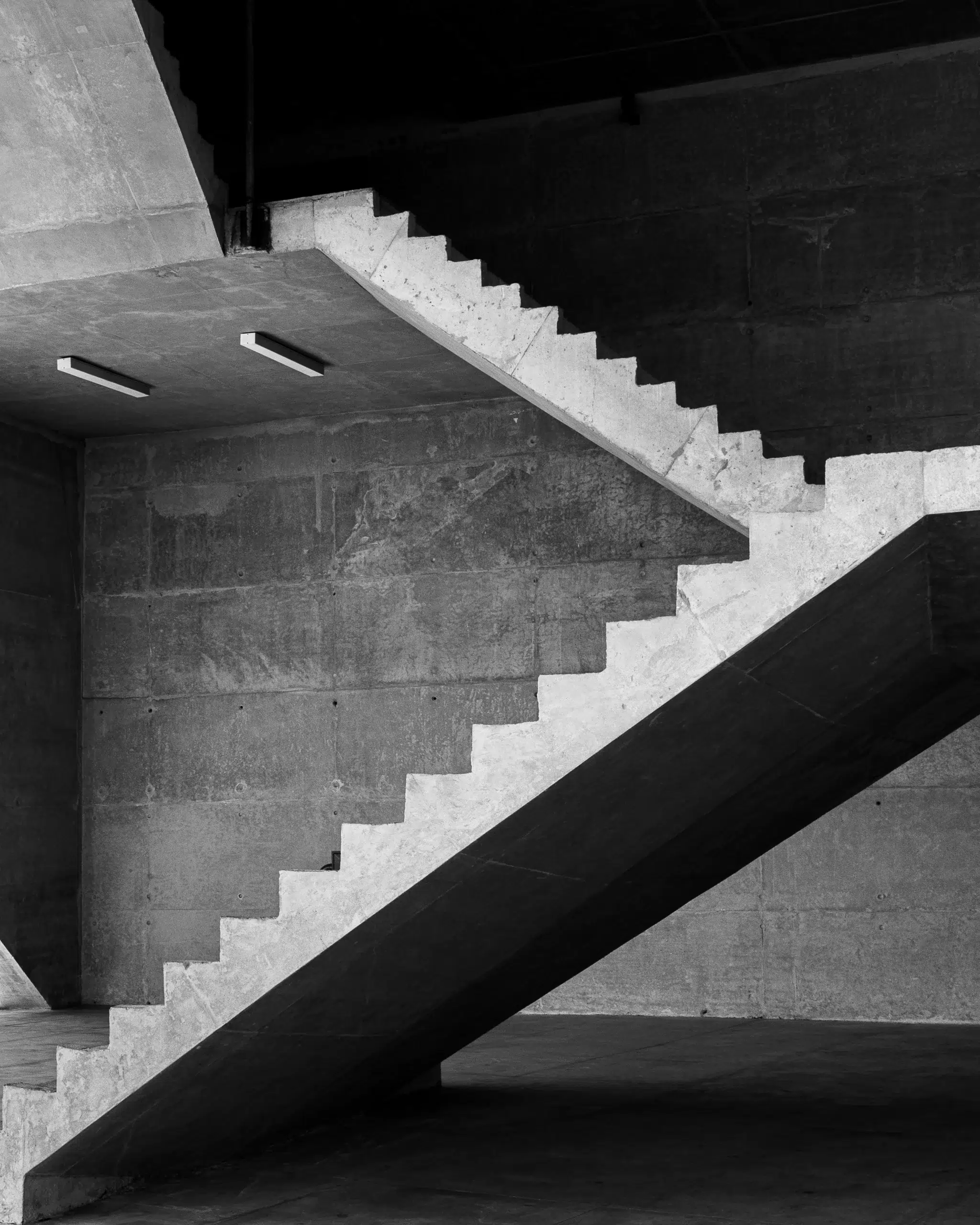 Corte de escaleras de hormigón sin afectar a la estructura